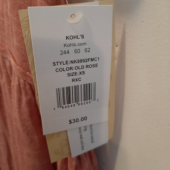 ☆CRAZY 8's Clearance! Rewind Top in Old Rose; Size XS; NWT; Lace Yoke; Deep V - Picture 4 of 4